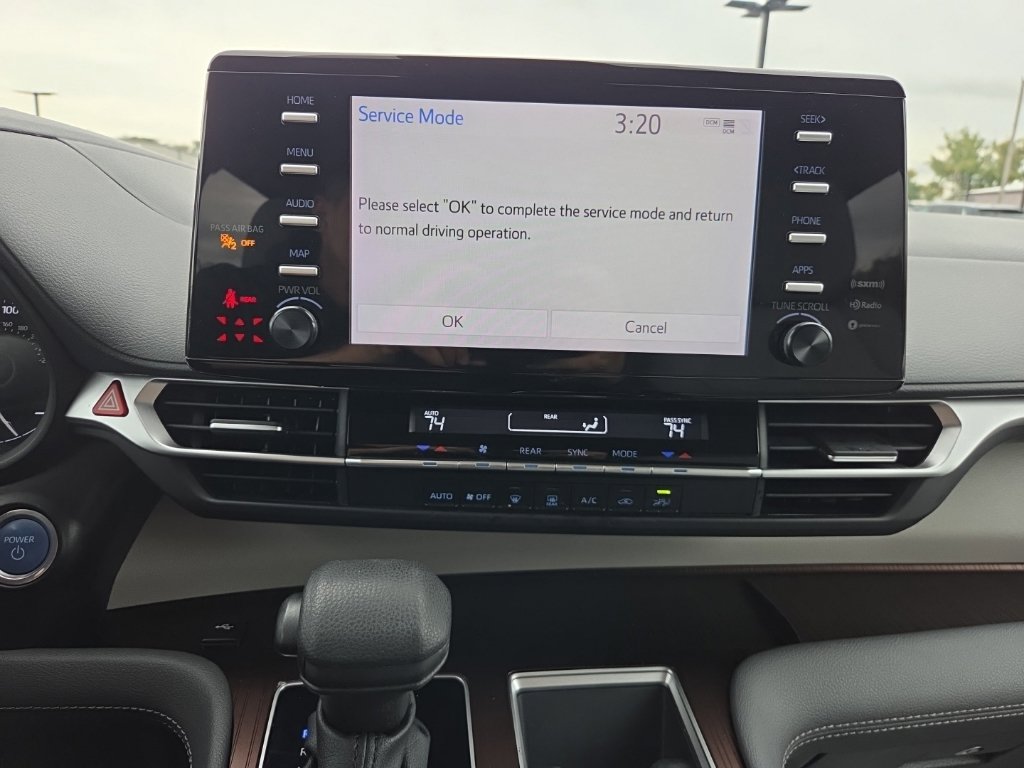 Certified 2024 Toyota Sienna LE AWD/4WD image 21