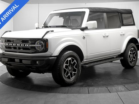 Used 2024 Ford Bronco Outer Banks AWD/4WD image 3