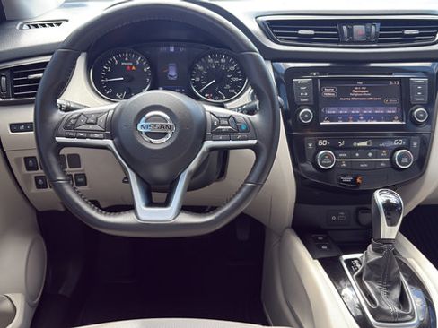 Used 2021 Nissan Rogue Sport SL w/ Premium Package AWD/4WD image 20