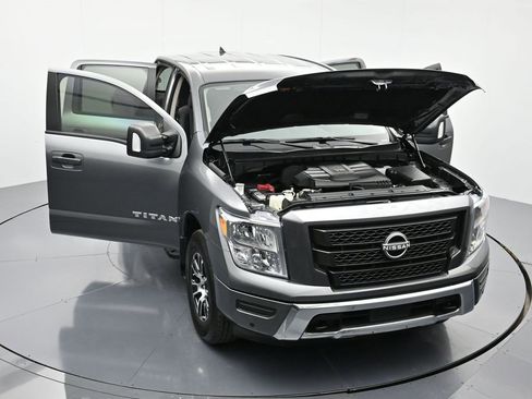 Used 2024 Nissan Titan SV w/ SV Convenience Package image 45