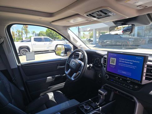 Used 2024 Toyota Tundra Limited AWD/4WD image 11