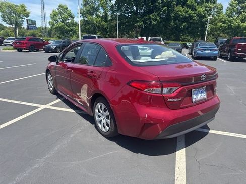 Used 2025 Toyota Corolla LE FWD image 7