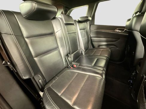 Used 2017 Jeep Grand Cherokee Limited w/ Luxury Group II image 28