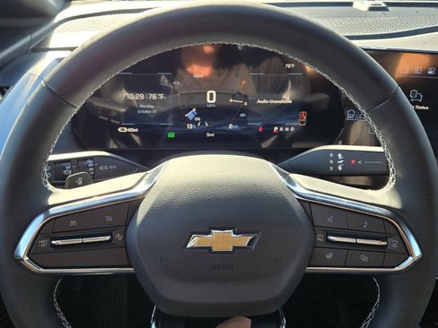 New 2026 Chevrolet Equinox EV LT image 15