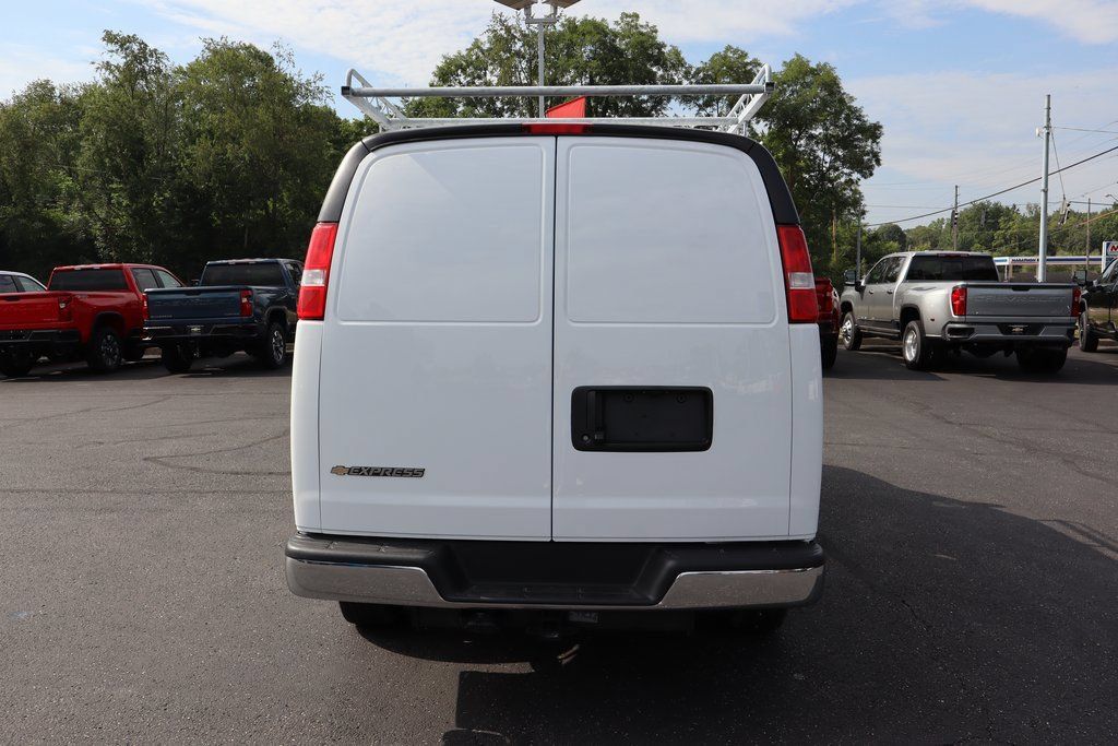 New 2025 Chevrolet Express 2500 w/ Driver Convenience Package RWD image 29