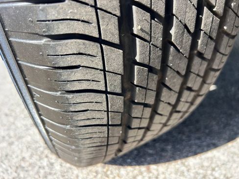 Used 2022 Chrysler Voyager LX image 43