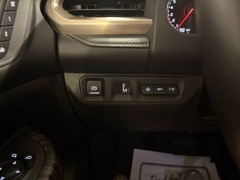 Certified 2023 GMC Acadia Denali w/ Denali Ultimate Package image 17