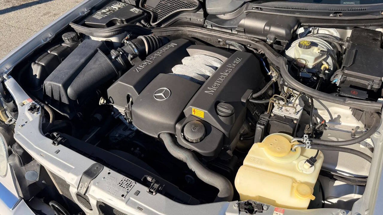 Used 1999 Mercedes-Benz E 320 4MATIC Sedan image 25