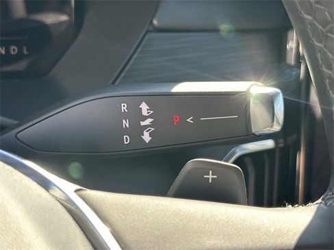 New 2025 GMC Acadia Elevation image 13