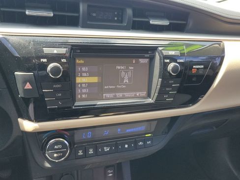 Used 2014 Toyota Corolla LE FWD image 14