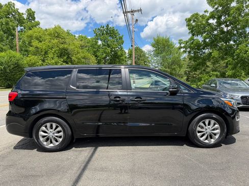 Used 2019 Kia Sedona LX FWD image 8