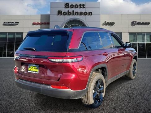 New 2026 Jeep Grand Cherokee Limited w/ Limited Altitude Package AWD/4WD image 4