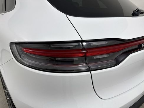 Certified 2025 Porsche Macan image 18