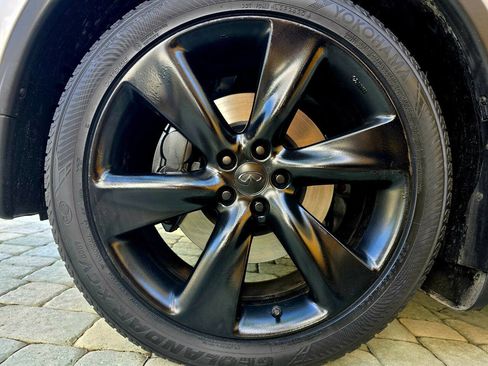 Used 2011 INFINITI FX50 AWD w/ Sport Pkg image 42