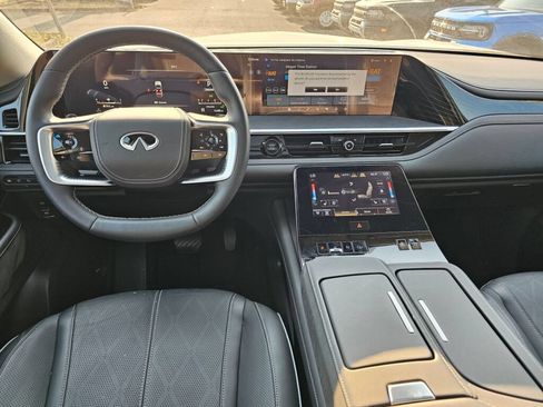 Used 2025 INFINITI QX80 Sensory AWD/4WD image 18