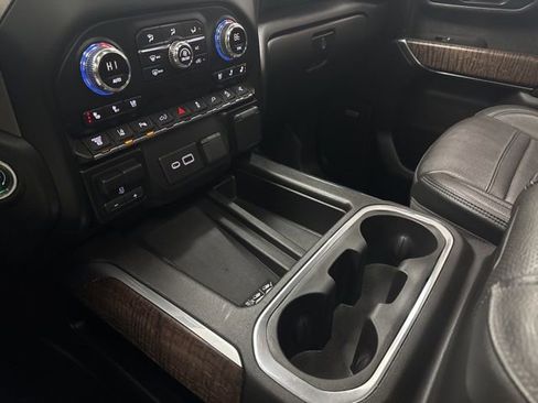 Used 2021 GMC Sierra 2500 Denali w/ Denali Black Diamond Edition image 24