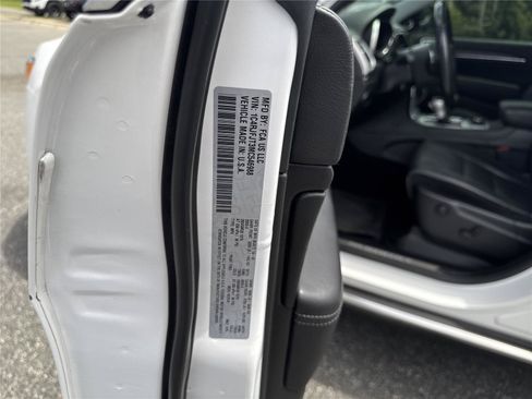 Used 2021 Jeep Grand Cherokee Summit AWD/4WD image 37