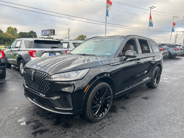Used 2026 Lincoln Aviator Reserve w/ Jet Appearance Package AWD/4WD image 3