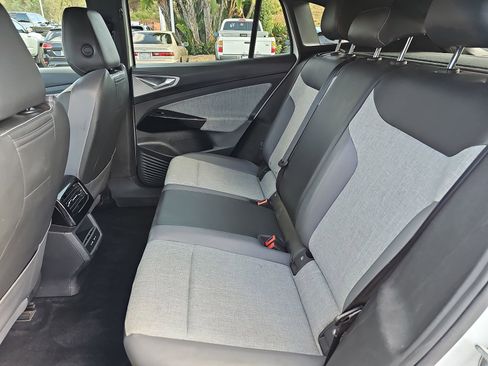 Used 2023 Volkswagen ID.4 Pro image 13