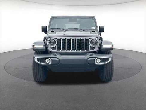 Certified 2025 Jeep Wrangler Unlimited Sahara image 9
