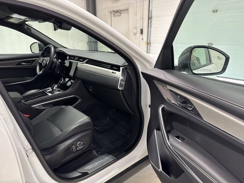 Used 2025 Jaguar F-PACE R-Dynamic S image 32