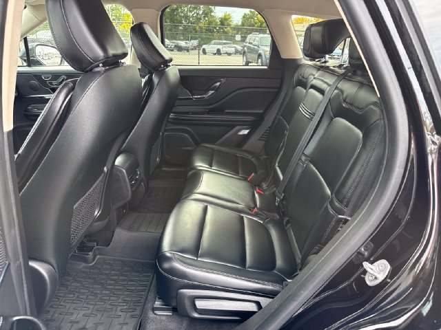 Used 2023 Lincoln Corsair AWD image 27