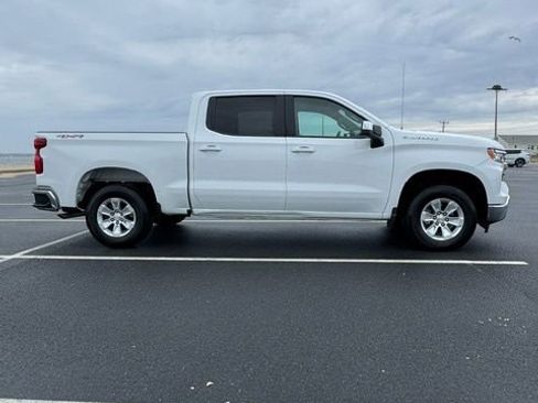 Used 2025 Chevrolet Silverado 1500 LT image 3