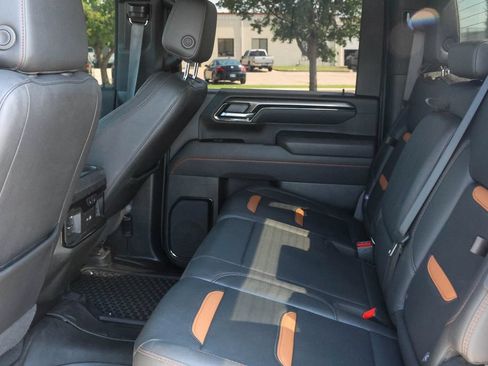 Used 2025 GMC Sierra 2500 AT4 AWD/4WD image 16