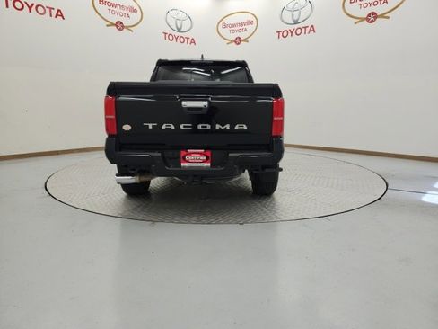 Used 2025 Toyota Tacoma Limited image 7