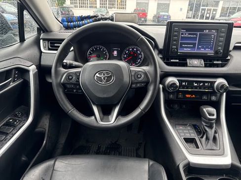 Used 2021 Toyota RAV4 XLE Premium AWD/4WD image 13