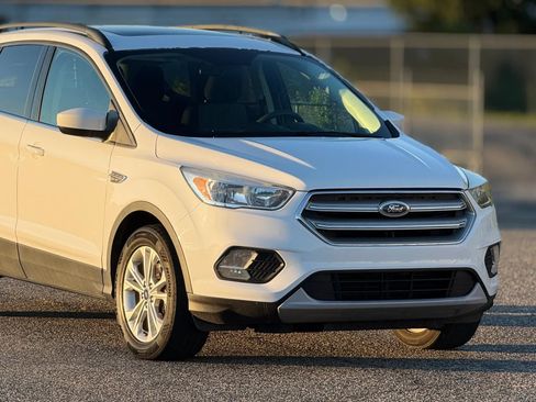 Used 2018 Ford Escape SE FWD image 14