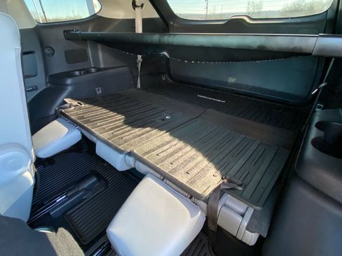 Used 2020 Toyota Highlander Limited image 14