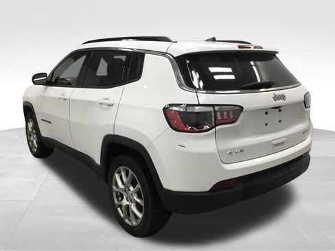 Used 2022 Jeep Compass Latitude AWD/4WD image 14