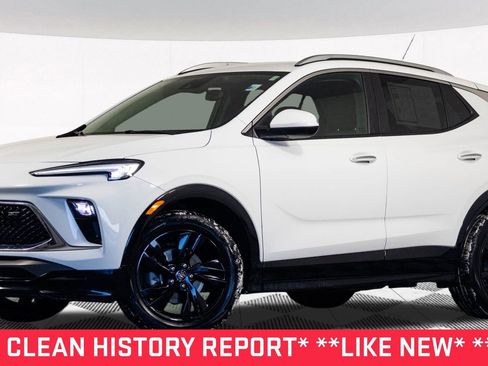 Used 2024 Buick Encore GX Sport Touring image 2