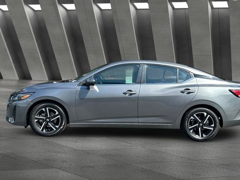 Used 2024 Nissan Sentra SV image 7