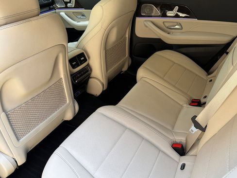 Used 2026 Mercedes-Benz GLS 450 4MATIC image 11