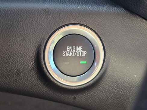 Used 2024 GMC Terrain SLE image 17