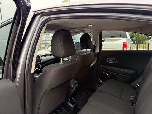 Used 2017 Honda HR-V EX image 12