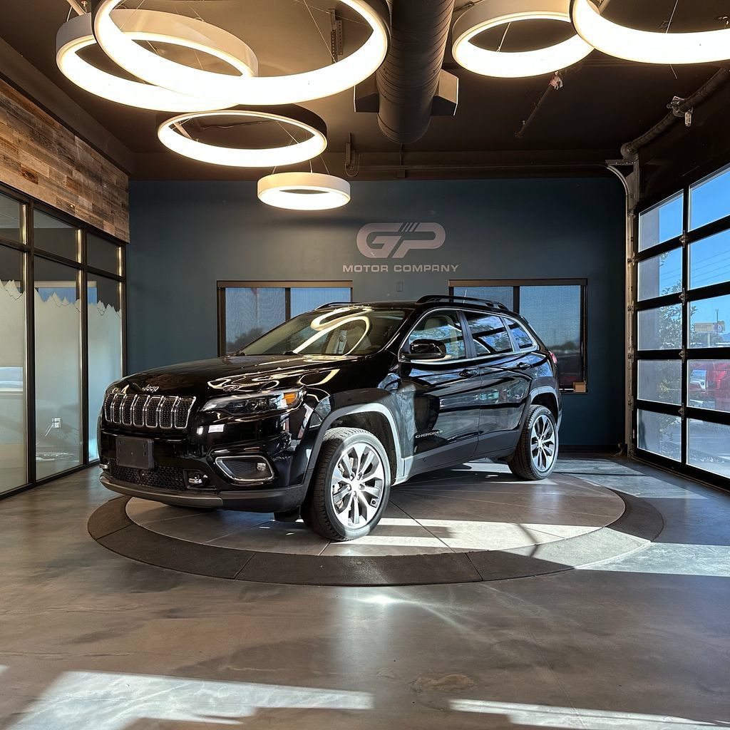 Used 2022 Jeep Cherokee Limited w/ Elite Package AWD/4WD image 7