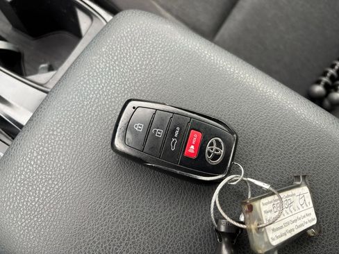 Used 2025 Toyota Camry LE image 22