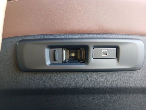 Certified 2023 BMW X5 xDrive45e w/ Luxury Seating Package image 17