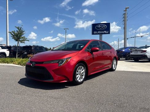 Used 2021 Toyota Corolla LE w/ LE Convenience Package FWD image 1