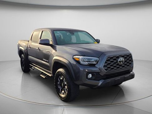 Used 2023 Toyota Tacoma TRD Off-Road AWD/4WD image 4
