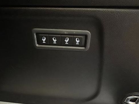 Used 2023 Jeep Wagoneer L Series II w/ Convenience Group I RWD image 33