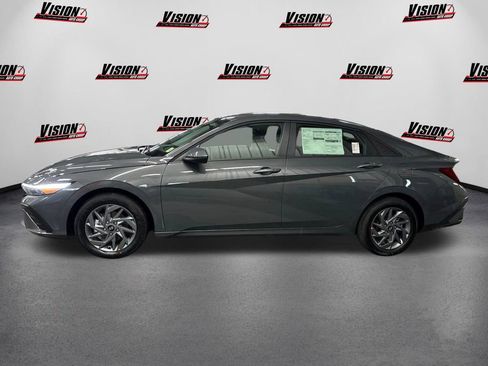 New 2026 Hyundai Elantra Hybrid FWD image 8