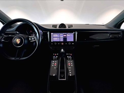 Used 2023 Porsche Macan AWD/4WD image 17