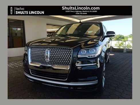 Used 2023 Lincoln Navigator Reserve AWD/4WD image 1