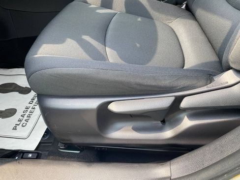 Used 2022 Toyota Corolla LE FWD image 23