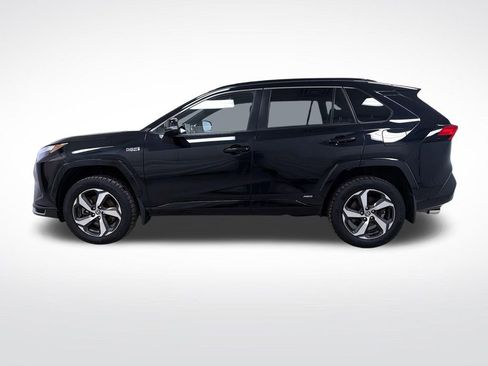 Used 2023 Toyota RAV4 SE w/ Weather & Moonroof Package image 10