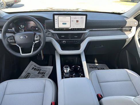 New 2026 Ford Explorer Platinum w/ LUX Leather Package image 8